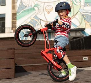 Szukasz lekkiego i zarazem solidnego rowerka biegowego dla dziecka w wieku 2-5 lat? Poznaj Micro Balance Bikes